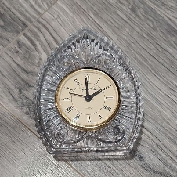 Vintage 24% Lead Crystal Quartz Small Clock - Picture 1 of 6